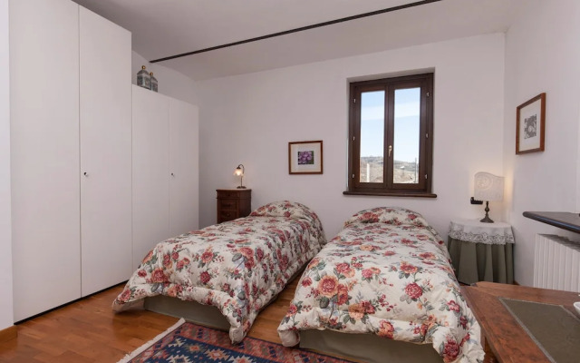 The Grape Pergola House