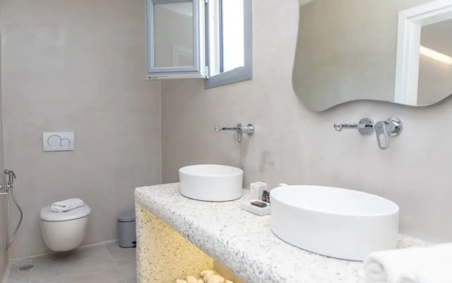 Crystal Mare Suites