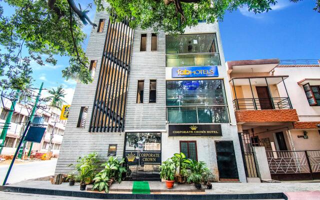 Fabhotel Corporate Crown