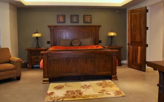 Phoenix House B&B