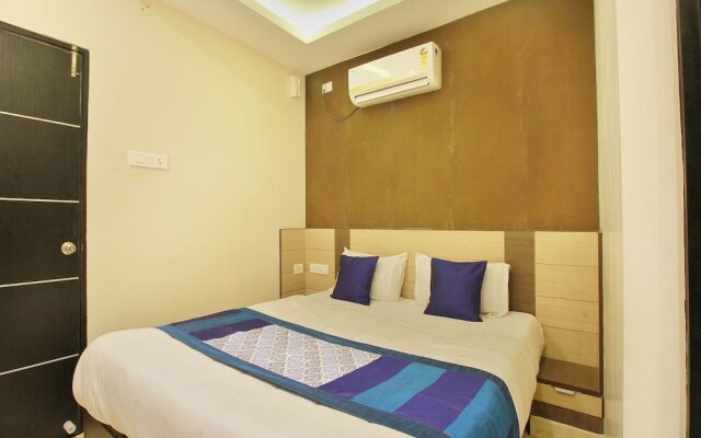 OYO Flagship 11531 Sathya Lodge