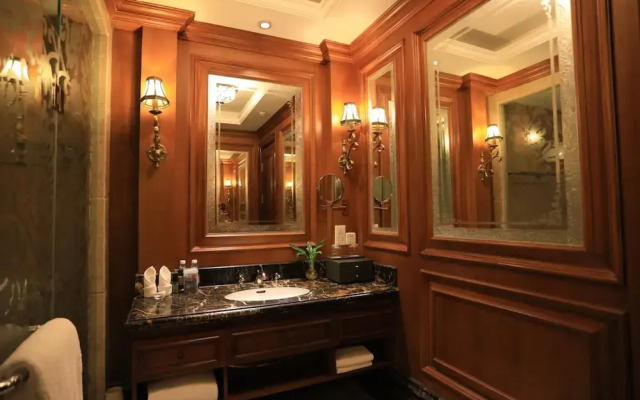 Chongqing Auwi Hotel