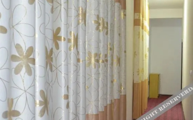 宁乡一家亲爱尚宾馆(天虹商场步行街店)