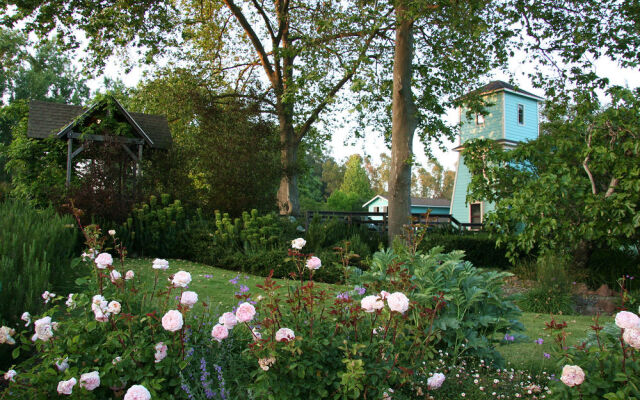Case Ranch Inn