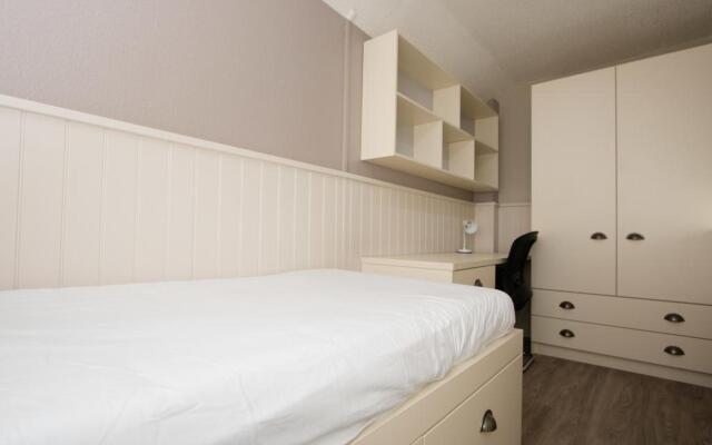 Destiny Student Meadow Court - Campus Accommodation