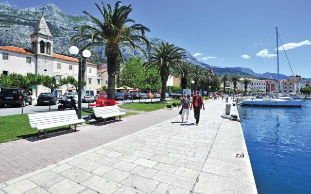 Nice Home in Makarska With Wifi and 1 Bedrooms