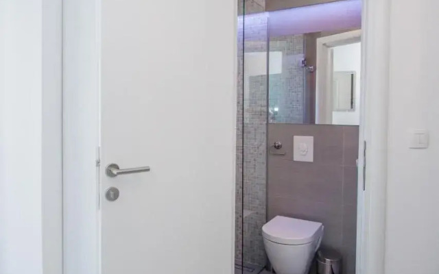 Luxury Studio Apartment White Sensation