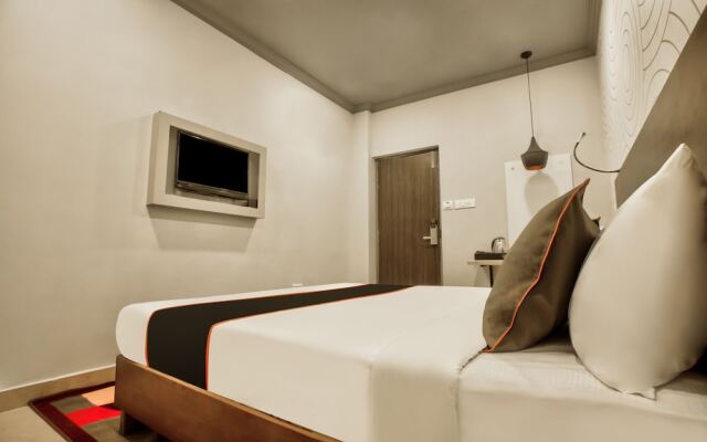 Hotel Everest by OYO Rooms