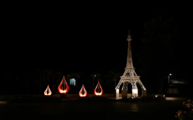 Seven Sky Clarks Exotica