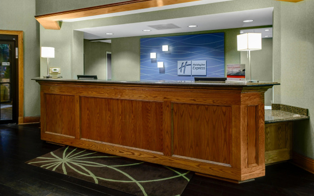 Holiday Inn Express & Suites Atlanta Buckhead, an IHG Hotel