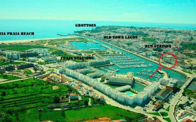 Lagos Marina View apt on Main Avenue Near Beaches
