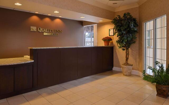 Quality Inn Dutch Inn
