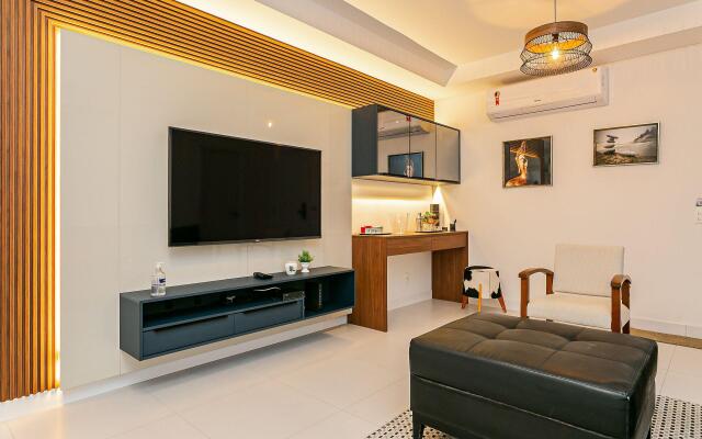 Apto Moderno a poucos passos do Mar JRR309