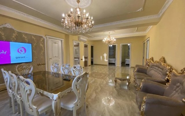 Al Sheikh 5 Bedroom Luxury Apartment 1