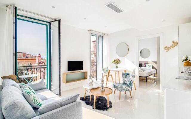 NEW ! SEA VIEW Design + Balcony 203
