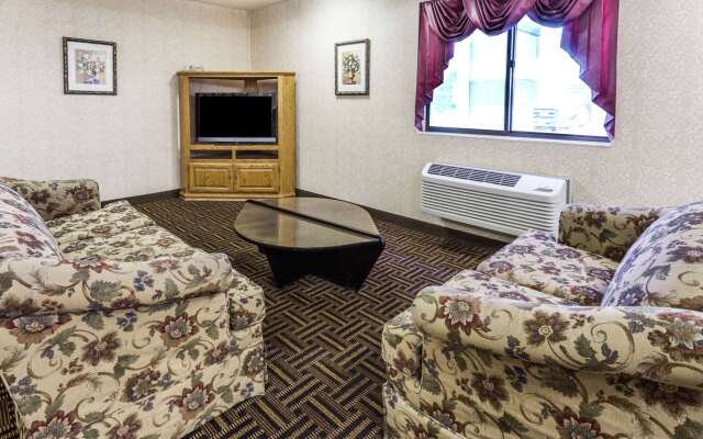 Super 8 by Wyndham Yorkville