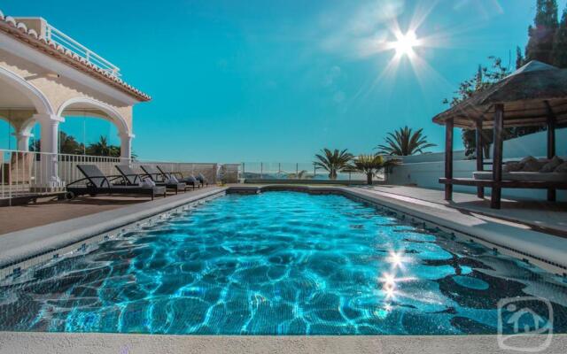 Abahana Villas Lou
