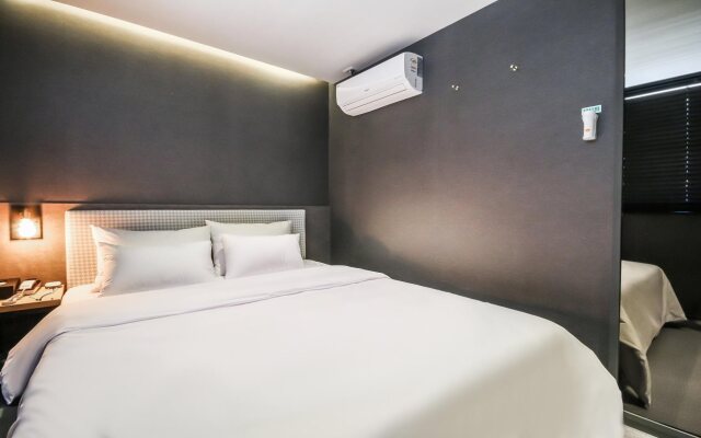 Hotel Deluxe