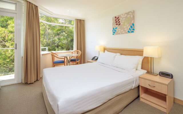 Mirage Hotel Newport