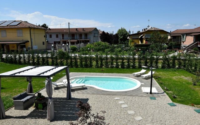 Pleasant Farmhouse in Asti Italy With Private Pool