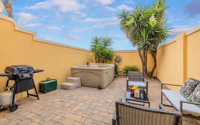 Beautiful Gated Community Retreat Near the Beach