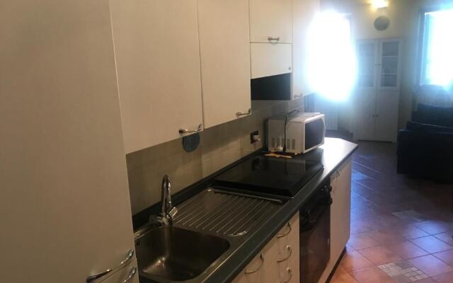 Loft Angela, Delizioso Bilocale con Soppalco, Centralissimo a Pietrasanta
