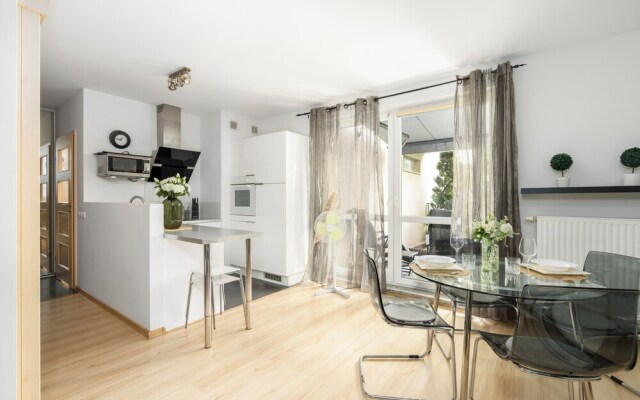 Cozy Poznan Apartment by Renters