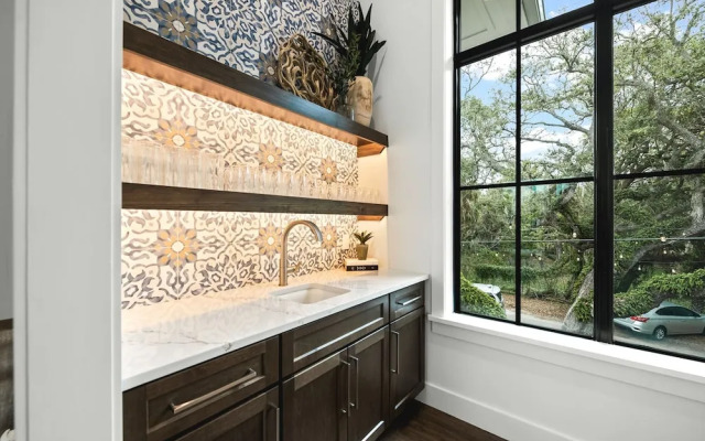 Salty Oak in Siesta Key