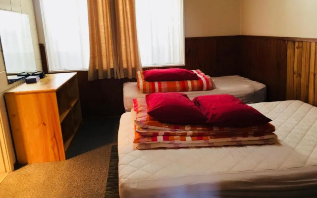 Anglers Reach Lakeside Village