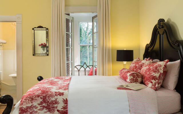 The Twelve Oaks Bed & Breakfast