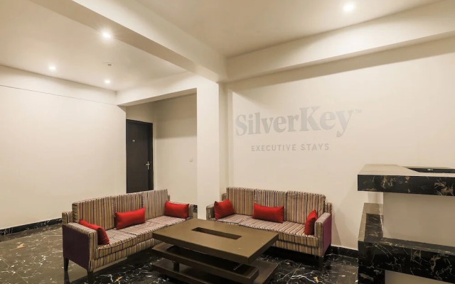 Silverkey Medanta Sec 38 By OYO Rooms
