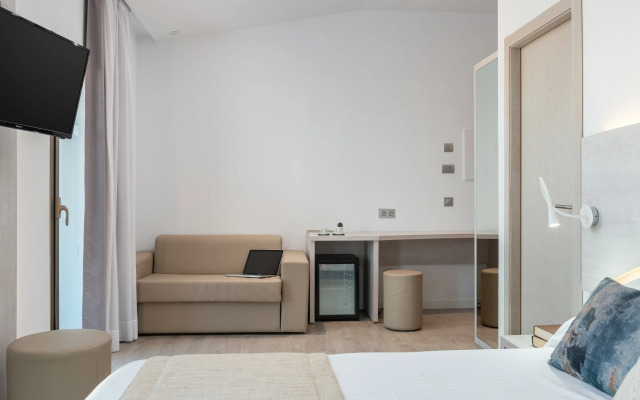 Llaut Boutique Hotel