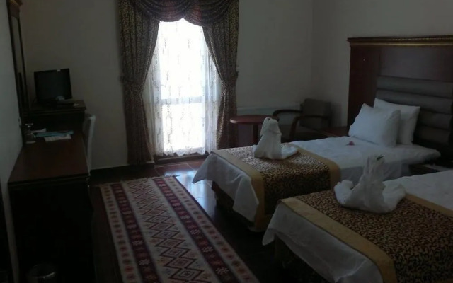Yay Grand Hotel