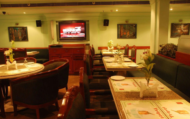 Hotel Shanti Palace