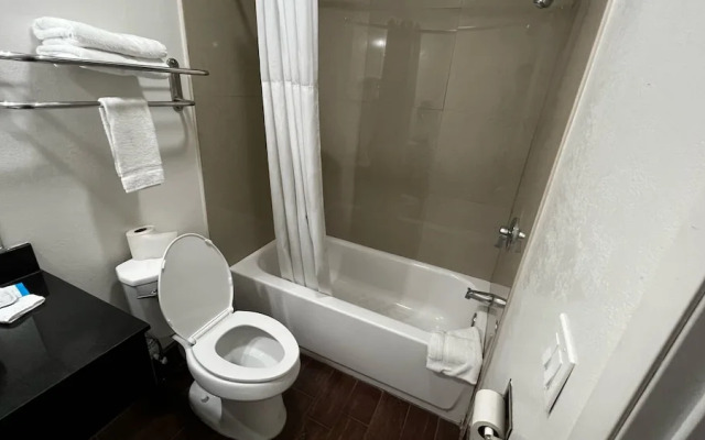New American Inn and Suites