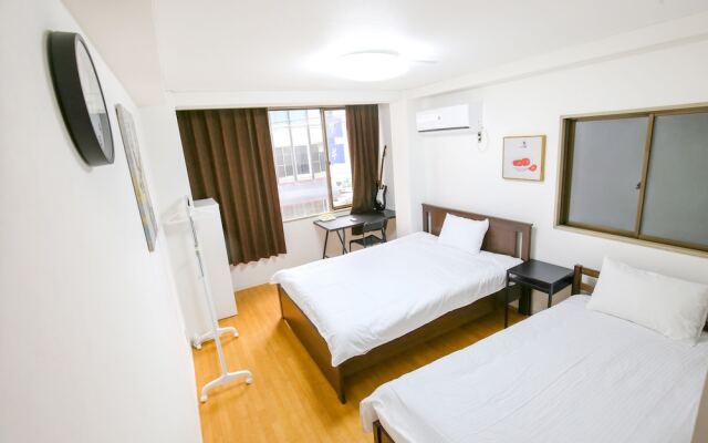 Shinsaibashi Qilv Apartments