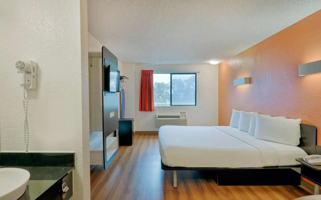 Motel 6 Los Angeles, CA - Los Angeles - LAX