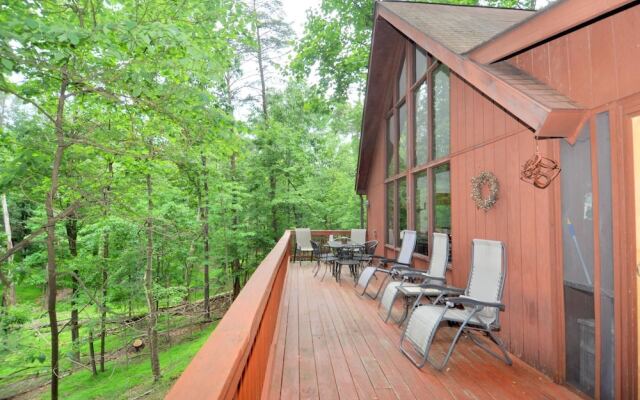 Fox Hollow - Cozy Den With a Hot Tub
