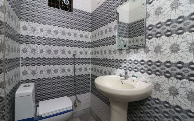 Oyo 13136 Hotel Taj Ansh 2