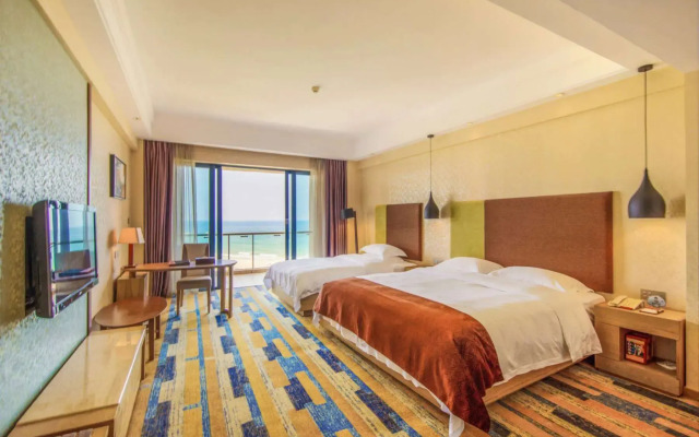 Days Hotel and Suites Yangjiang