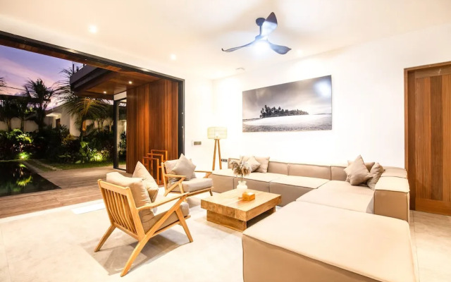 Elegant 5BR Villa Beach at 200m Canggu