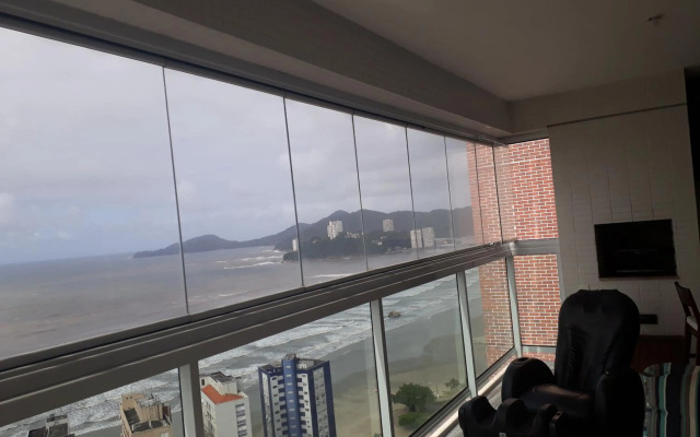 Amplo e Confortável Apartamento em Santos