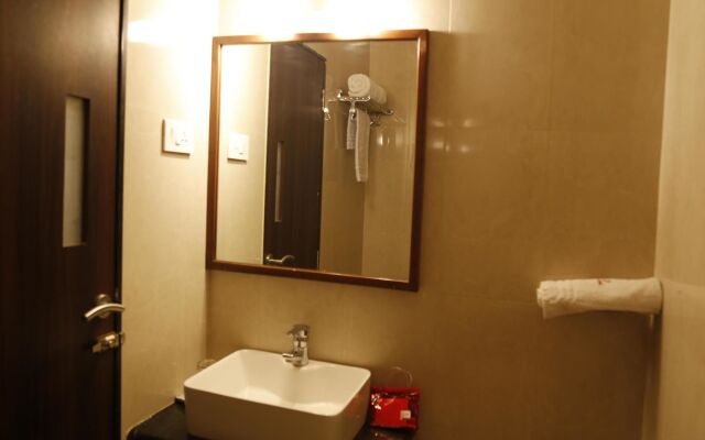 OYO 2726 Hotel Elegant