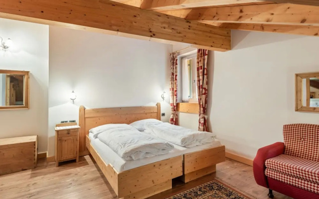 Belvilla by OYO Charming Apartment in Brez With TV