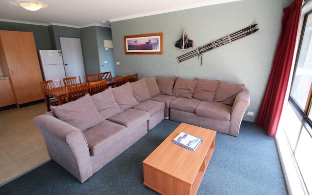 Kirwan Apartment 18 - Large Jindabyne Apartment