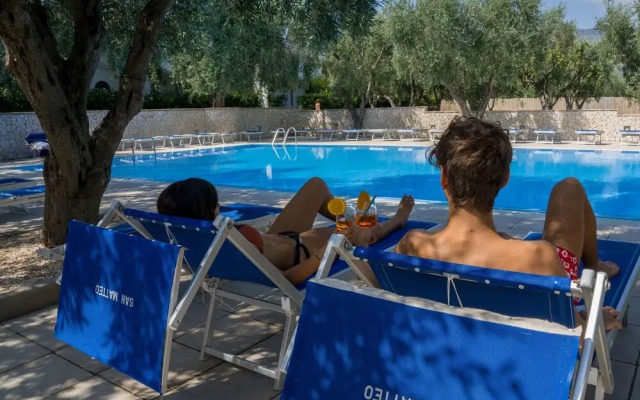 Ferienwohnung "ulivo" mit Pool und Privatstrand -1