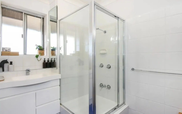 Cosy 1 Bedroom Unit With Views Of The City