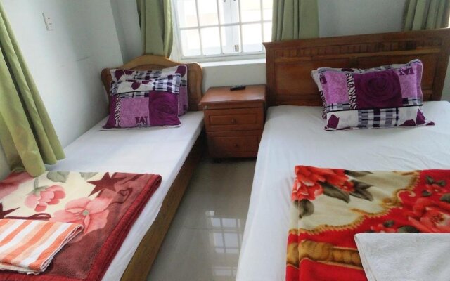 Eena Hotel