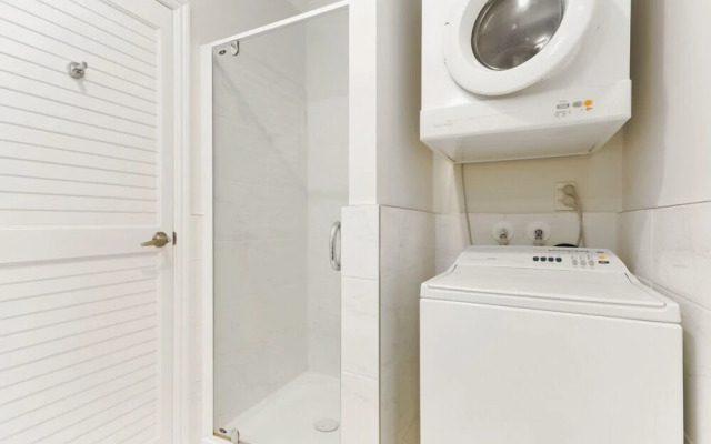 Zodiaks Princes Wharf 1 Bedroom Apartment