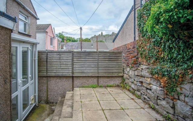 Castle Square - 2 Bedroom Holiday Home - Mumbles